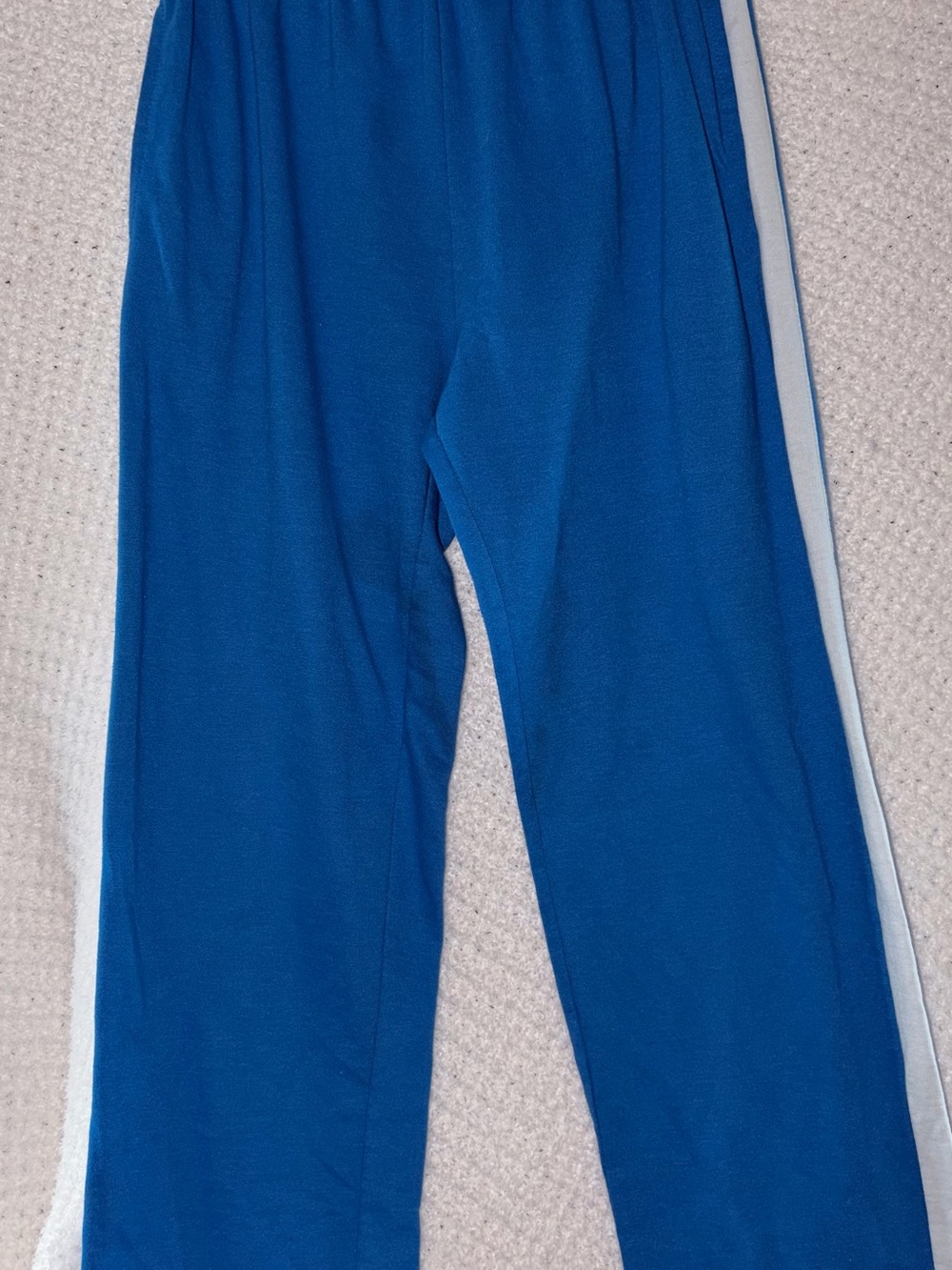 Collections Etc. Blue Lounge Pants with White Side Stripe Size Medium